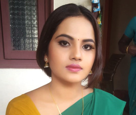 Pre-wedding makeup by StarBridals